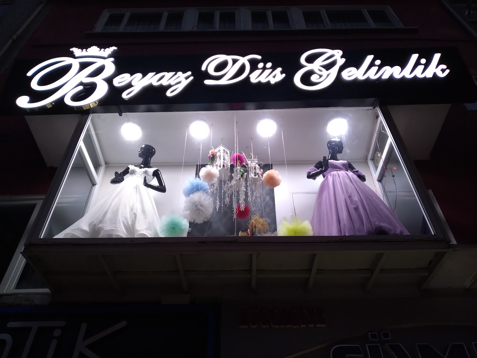 Beyaz Dus Gelinlik
