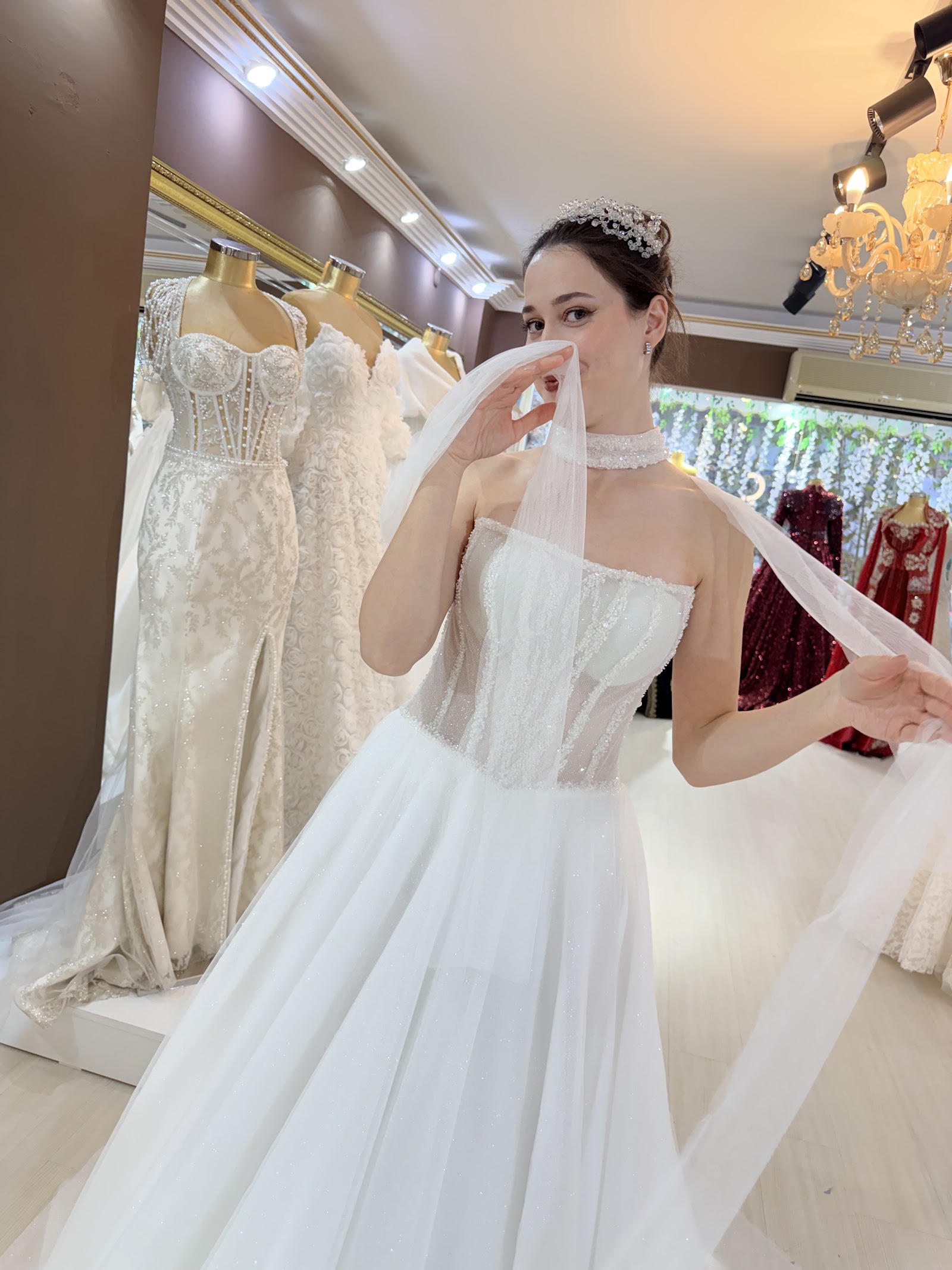 Emel Çullu Gelinlik ve Moda evi