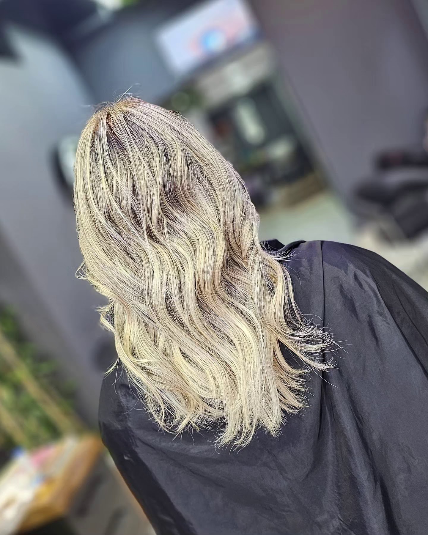 Salon stil bayan kuaförü