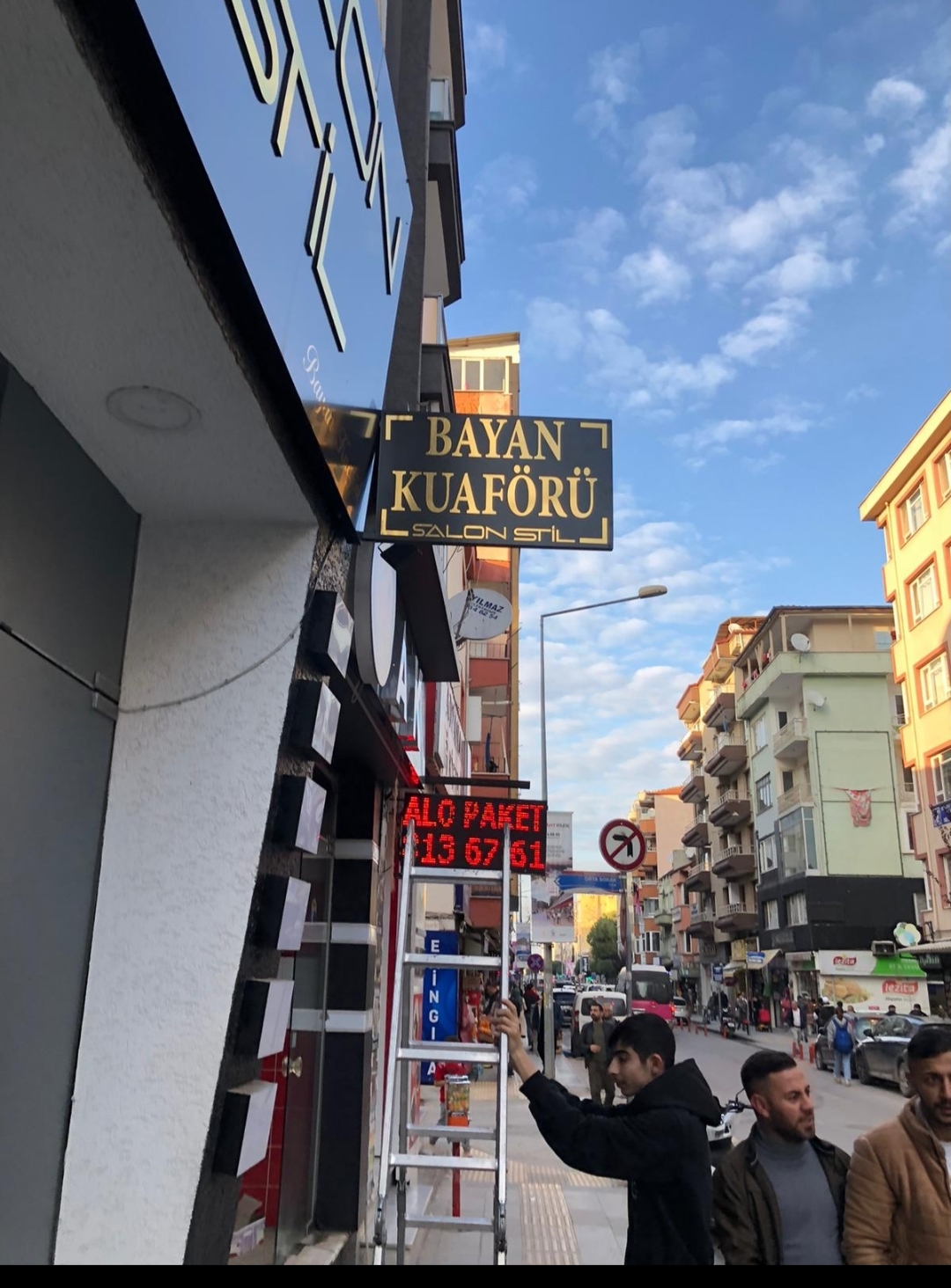 Salon stil bayan kuaförü