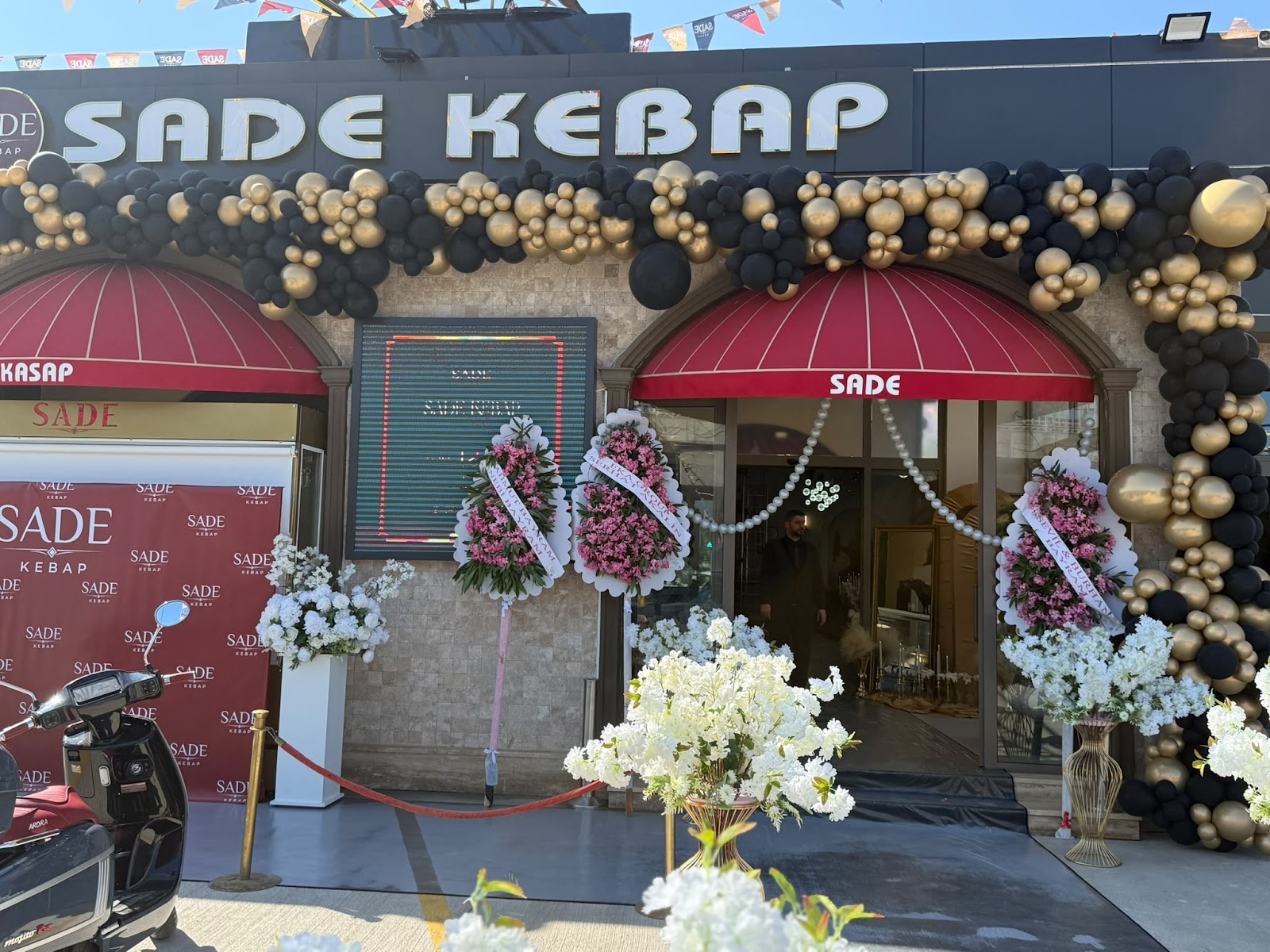 Violet Flower (çiçekçi) kır düğünü mekanı